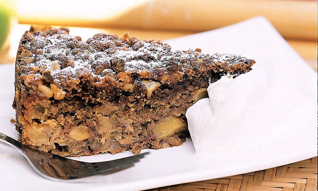 Bolo de maçã com farofa