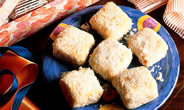 Bolo embrulhado de coco