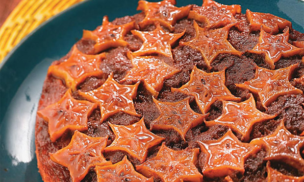 Bolo invertido de carambola
