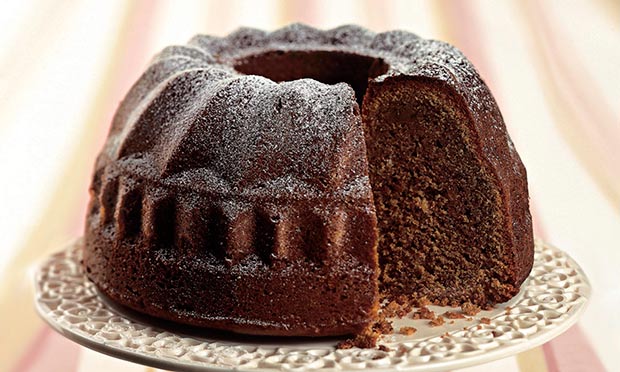 Bolo de nozes com café