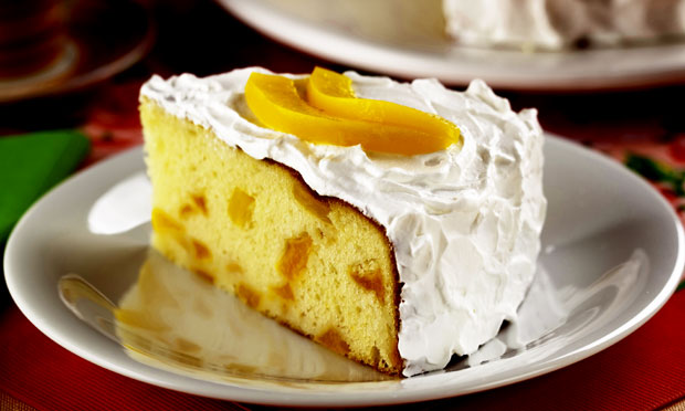 Bolo de pêssego em calda