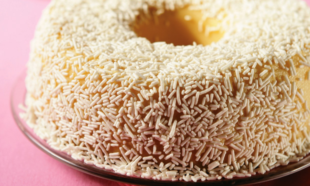 Brigadeirão branco com nozes