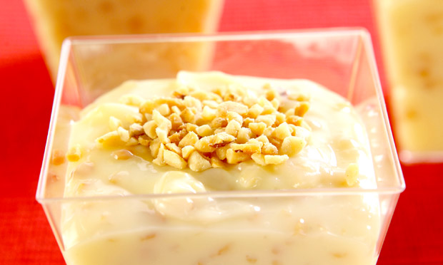 Brigadeiro branco de colher com amendoim