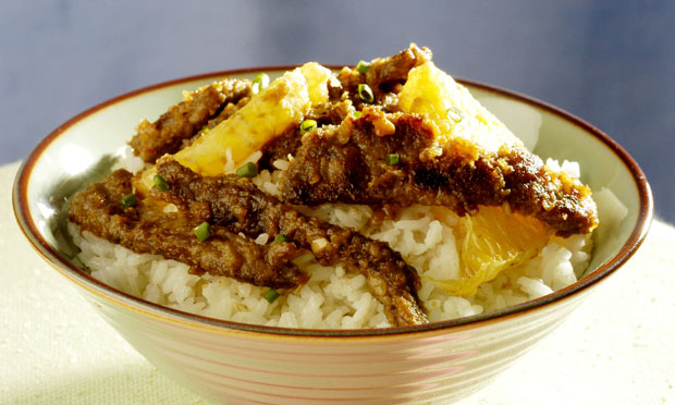 Carne oriental com laranja