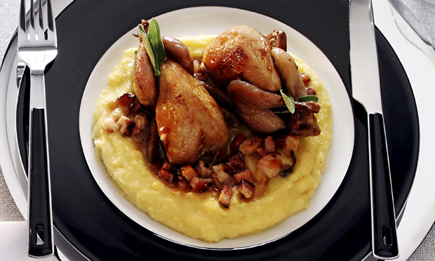 Codorna com polenta