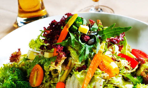 Salada de folhas e chia