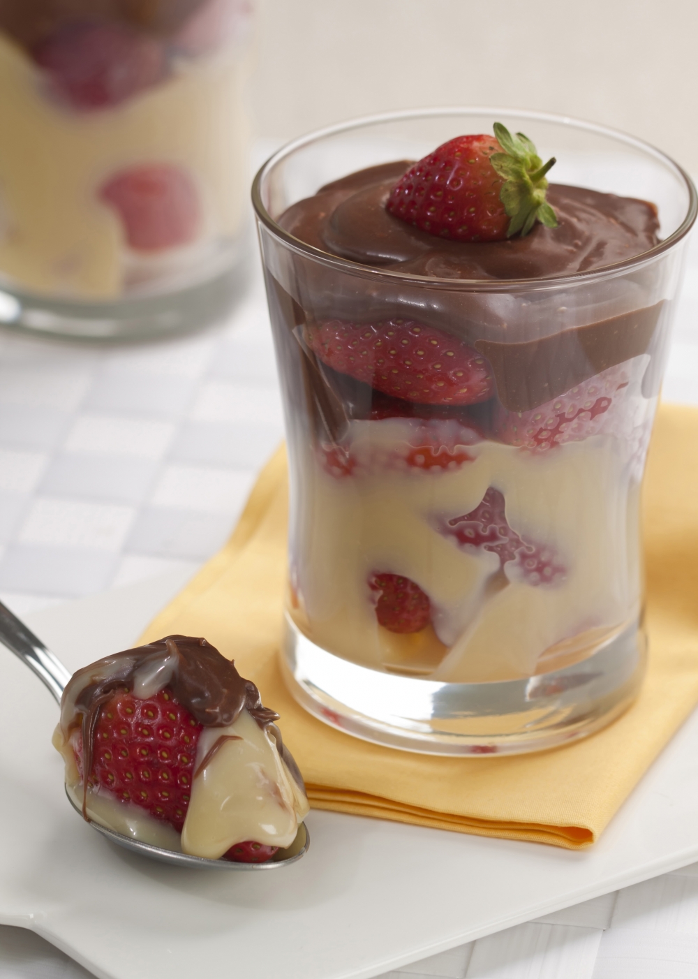 Copinho de ganache e morango