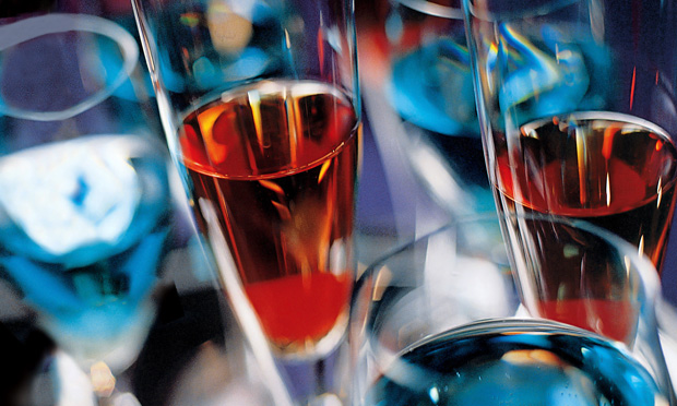 Coquetel com licor e champanhe