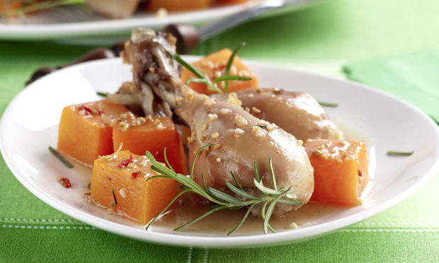 Coxas de frango assadas com abóbora