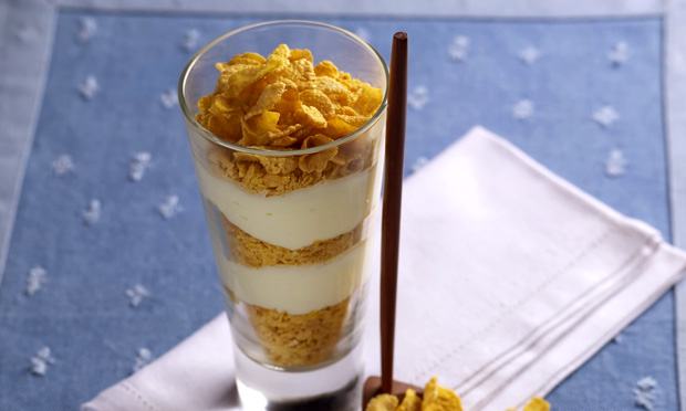 Creme de limão com camadas de sucrilhos