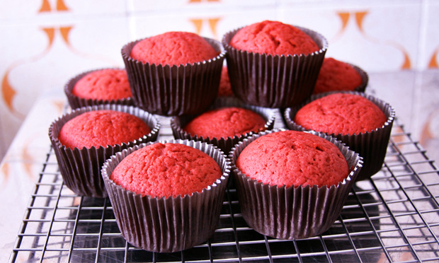 Cupcake com massa vermelha