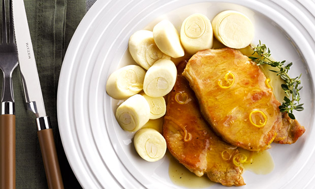Escalopinho de porco com molho de laranja e vinagre de vinho