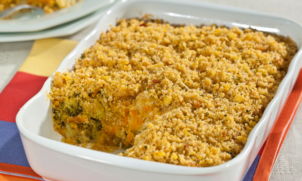 Escondidinho de legumes com farofa crocante