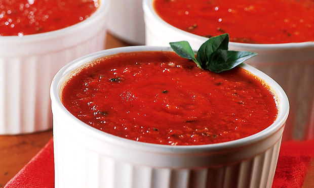 Flã de tomate com manjericão