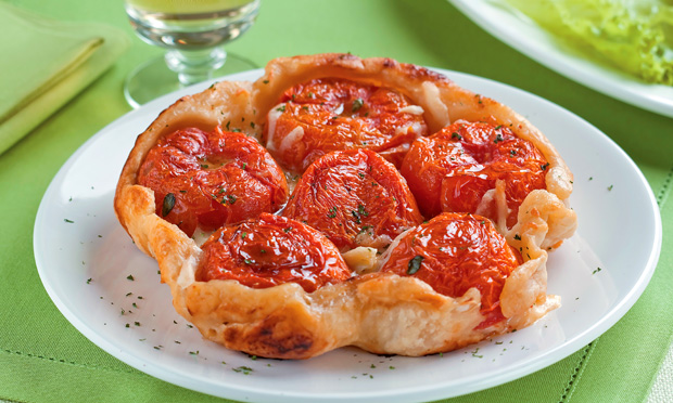 Folhado de tomate e queijo