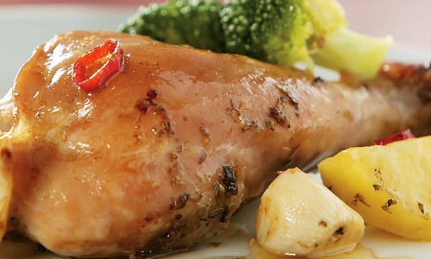 Frango assado com legumes