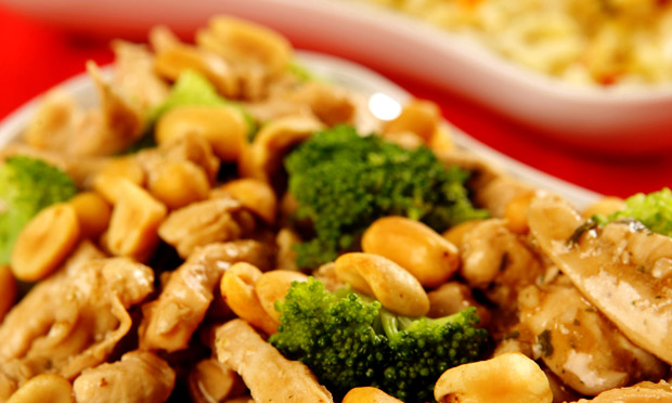Frango com brócolis e shoyu