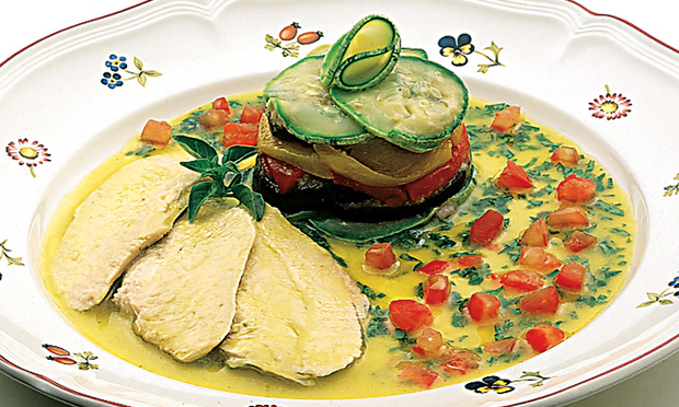 Frango com legumes e vinagrete