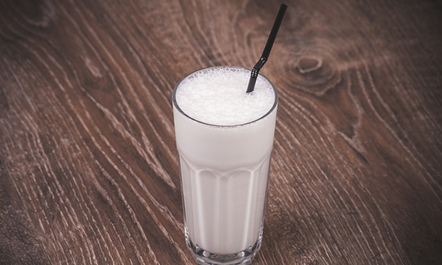 Frapê de coco com proteína de arroz