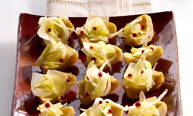Fundo de alcachofra com erva-doce e parmesao
