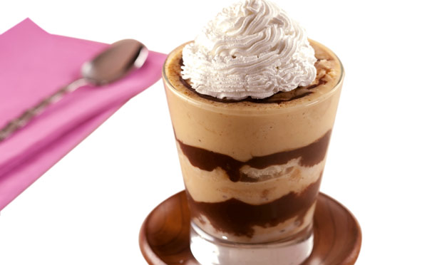 Gelado de creme de amendoim e chocolate