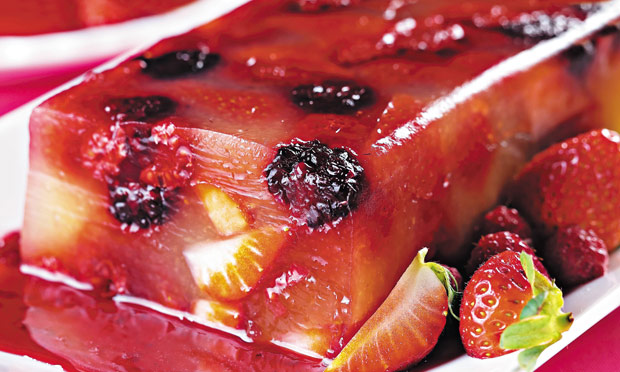 Gelatina ao rum com frutas vermelhas