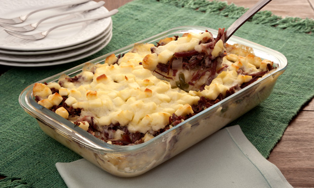 Gratinado de aipim e carne-seca