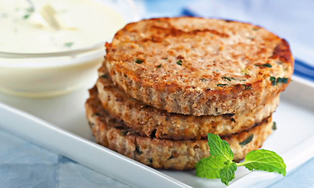 Hambúrgueres com ricota e hortelã