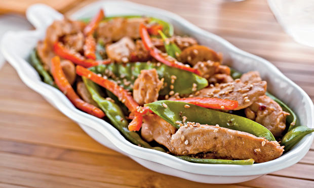 Lascas de frango com legumes