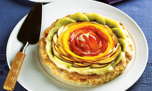Massa folhada com creme e frutas