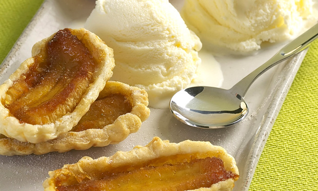 Massa folhada com banana caramelada