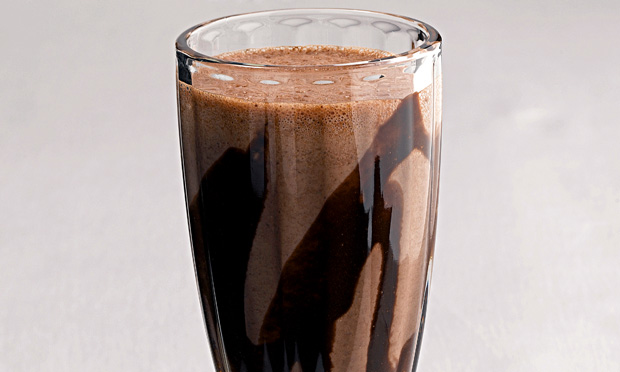 Milkshake de banana com chocolate
