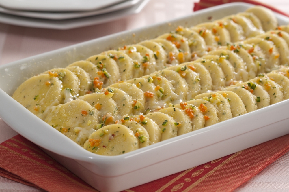 Nhoque de queijo gratinado
