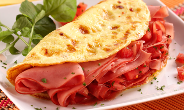 Omelete de mortadela