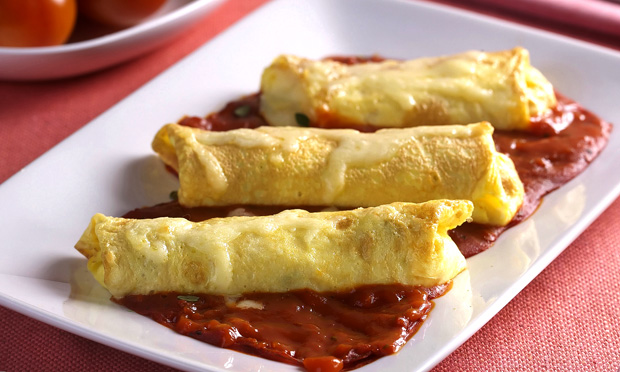Omelete recheada ao molho
