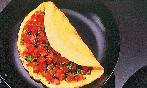 Omelete com tomate à provençal
