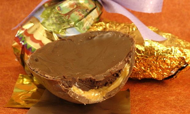 Ovo com parede de musse de chocolate