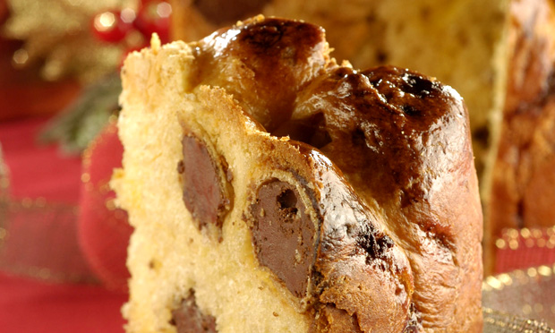 Panetone recheado com bombom