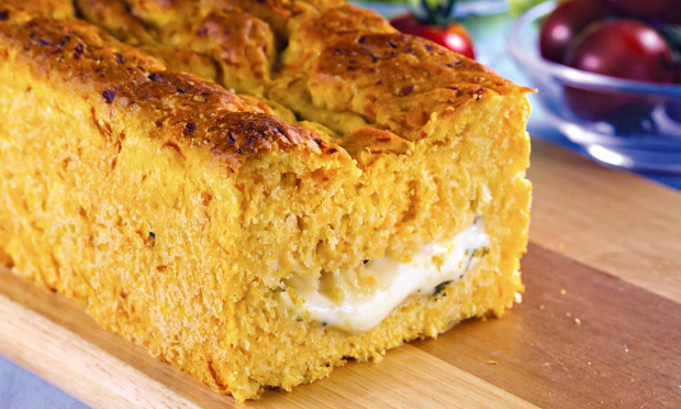 Pão de abóbora recheado de queijo