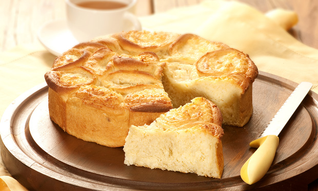 Pão de batata-doce com recheio de coco