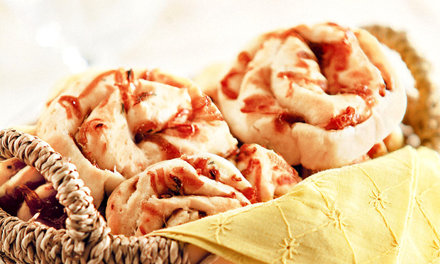 Pão de cebola com alecrim