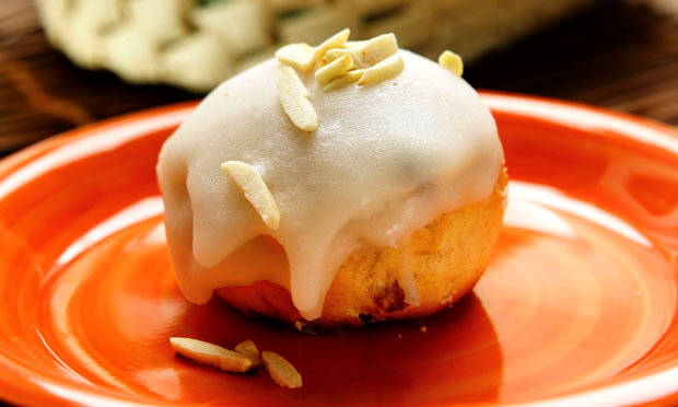 Pão doce com cobertura cremosa
