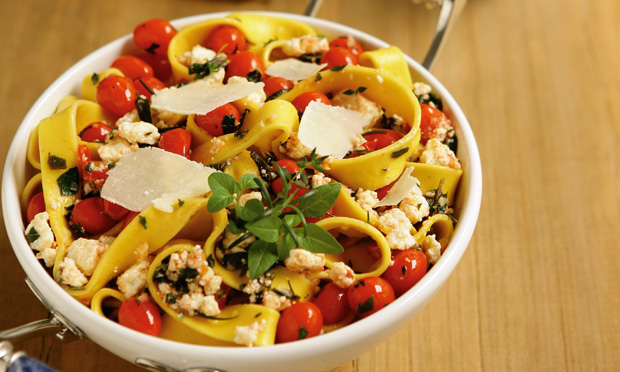 Pappardelle com ervas e tomatinho