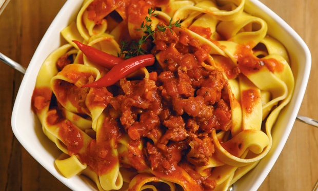 Pappardelle com ragu de linguiça