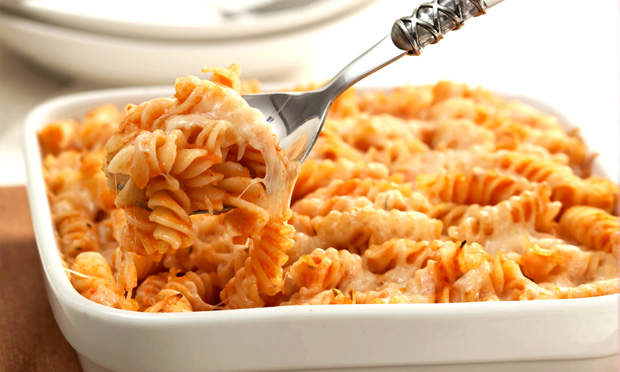 Parafuso gratinado com molho de tomate
