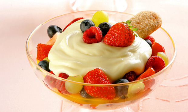 Pavê de frutas na taça