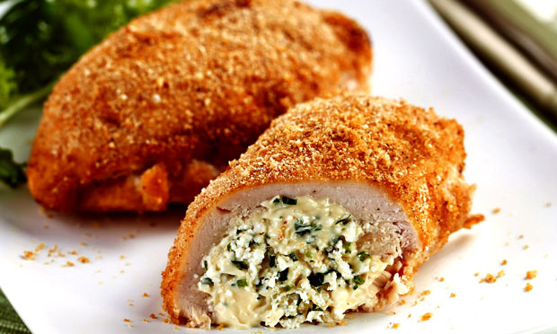 Peito de frango recheado com ricota e provolone