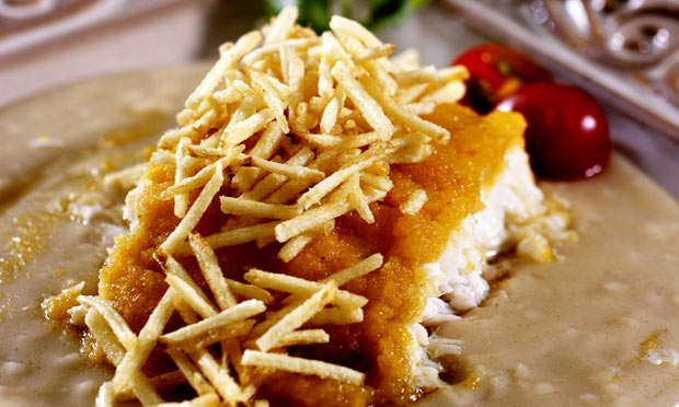 Peixe ao forno com cobertura de batata palha