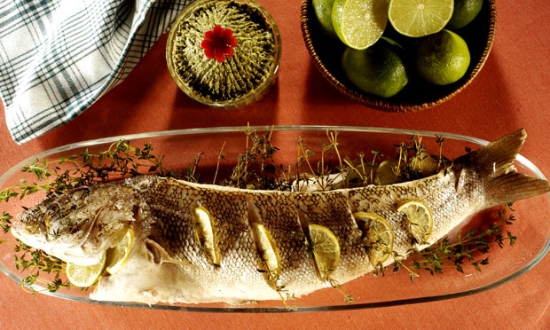 Peixe ao forno com molho verde