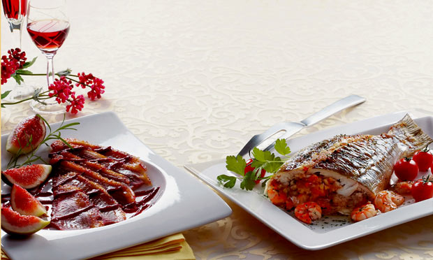 Peixe recheado com camarão